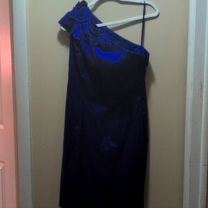 Gorgeous one-shoulder cocktail dress